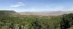 Blick über das Rift Valley zum Mount Longonot