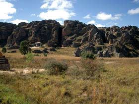 Typisch Felsenlandschaft auf Madagaskar