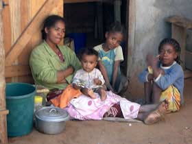 Typische Familie auf Madagaskar