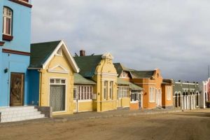 Häuserzeile in Lüderitz, Namibia