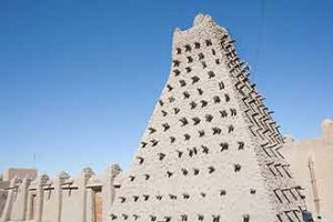 Lehmziegelbau: Teil einer Moschee in Timbuktu